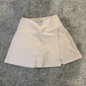 Abercrombie & Fitch YPB tan athletic skirt size XS